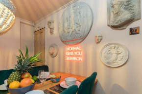 Unique Hidden Stay - Central Cheltenham - Sleeps 6